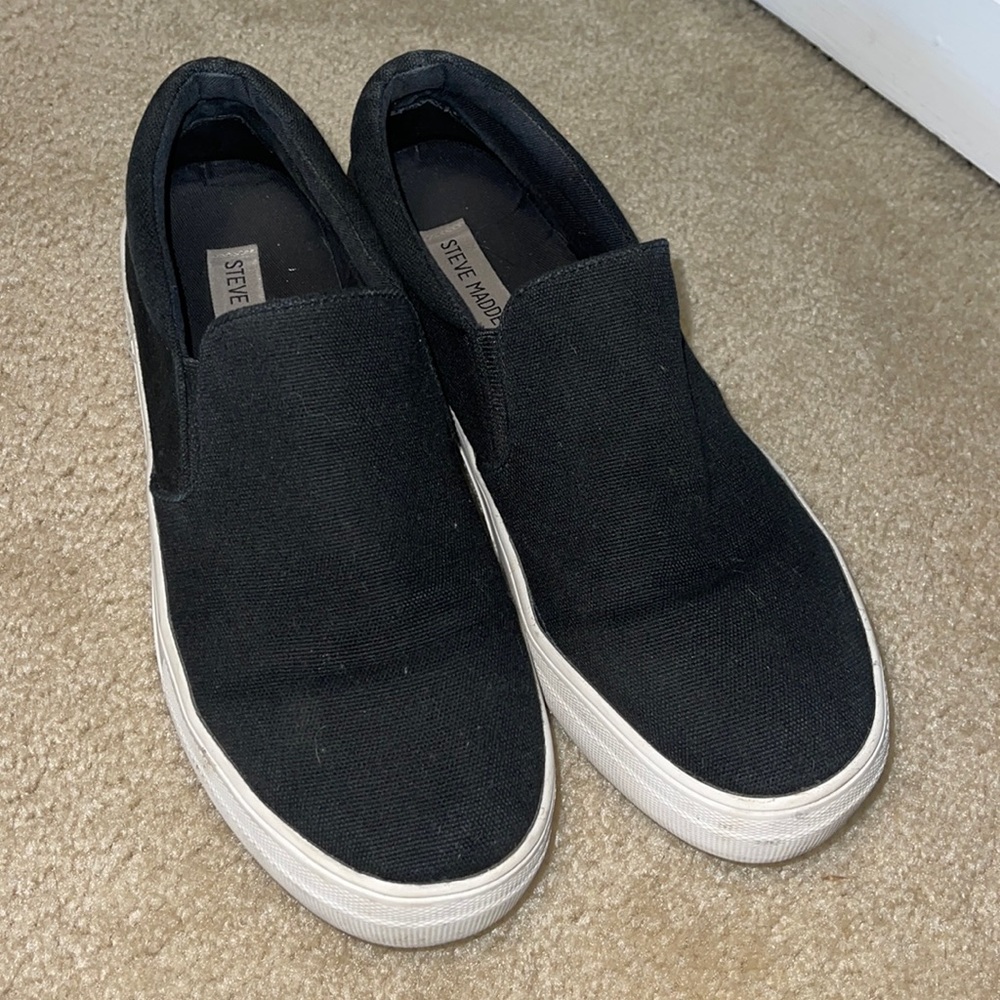 Steve Madden gills sneaker